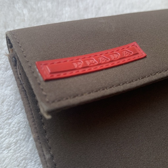 Lot of two Prada wallets. One with COA trifold and the other dark brown - Picture 13 of 13